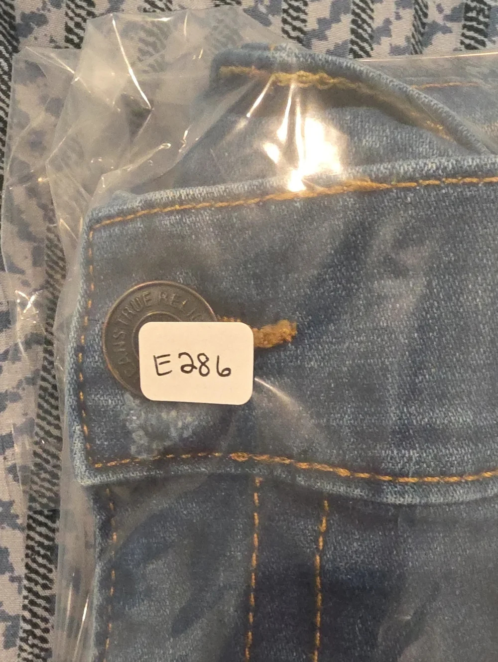 True Religion Rocco Relaxed Skinny Distressed Men's Size 38x34 Stretch